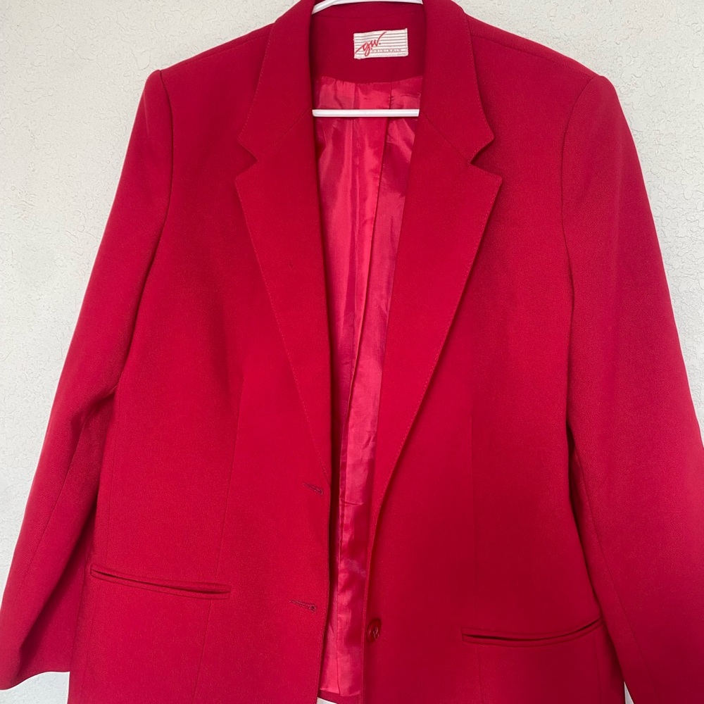 Vintage red blazer 90s style